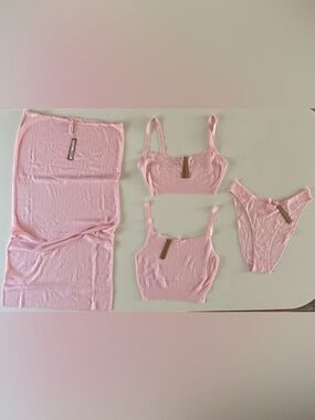 SKIMS Sweater Pointelle Set